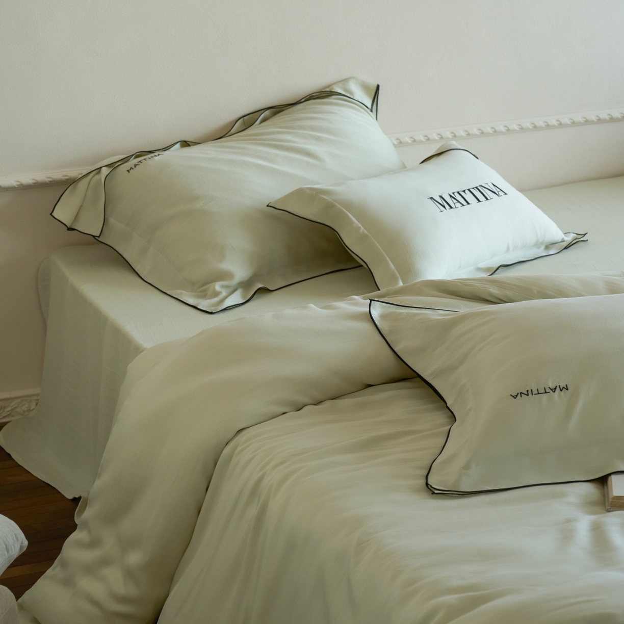 91家纺网 家纺一手货源 找家纺 安莱生活 2026新款天丝砂洗母婴级A类（含报告）轻氧天丝叙“奶芙”刺绣四件套 奶芙系列 奶芙-贝卡绿