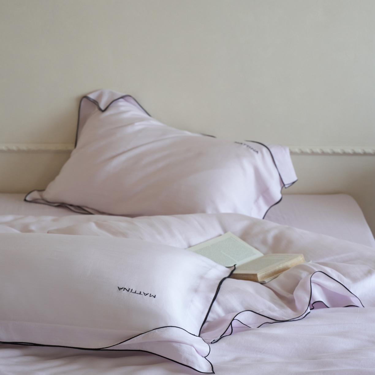 91家纺网 家纺一手货源 找家纺 安莱生活 2026新款天丝砂洗母婴级A类（含报告）轻氧天丝叙“奶芙”刺绣四件套 奶芙系列 奶芙-星光紫