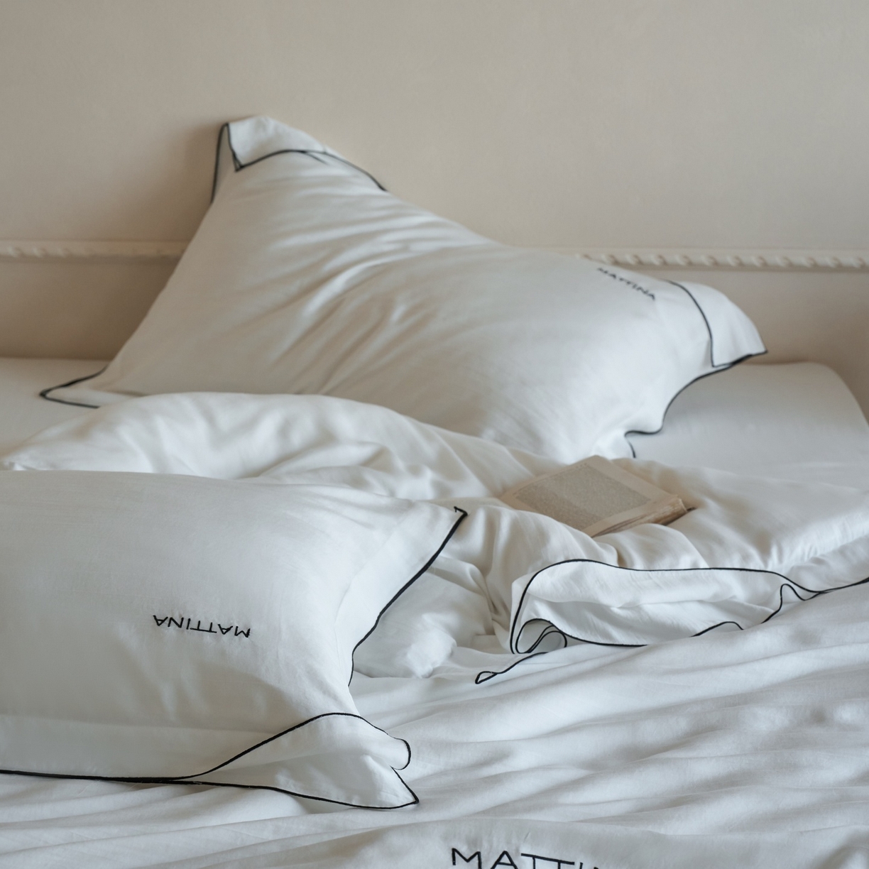 91家纺网 家纺一手货源 找家纺 安莱生活 2026新款天丝砂洗母婴级A类（含报告）轻氧天丝叙“奶芙”刺绣四件套 奶芙系列 奶芙-乳白