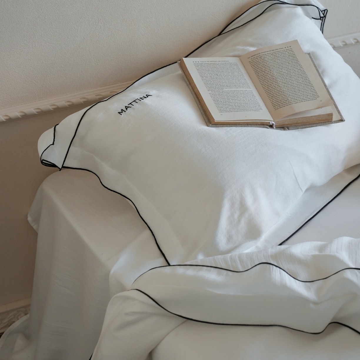 91家纺网 家纺一手货源 找家纺 安莱生活 2026新款天丝砂洗母婴级A类（含报告）轻氧天丝叙“奶芙”刺绣四件套 奶芙系列 奶芙-乳白