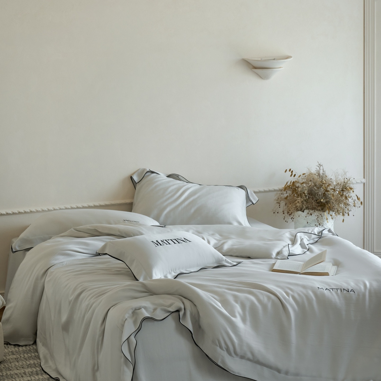 91家纺网 家纺一手货源 找家纺 安莱生活 2026新款天丝砂洗母婴级A类（含报告）轻氧天丝叙“奶芙”刺绣四件套 奶芙系列 奶芙-月影灰