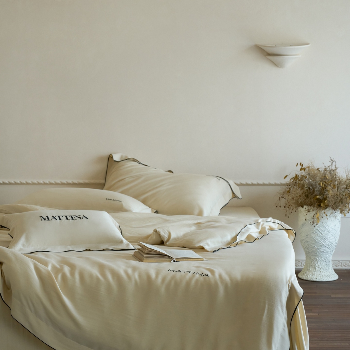 91家纺网 家纺一手货源 找家纺 安莱生活 2026新款天丝砂洗母婴级A类（含报告）轻氧天丝叙“奶芙”刺绣四件套 奶芙系列 奶芙-香槟金