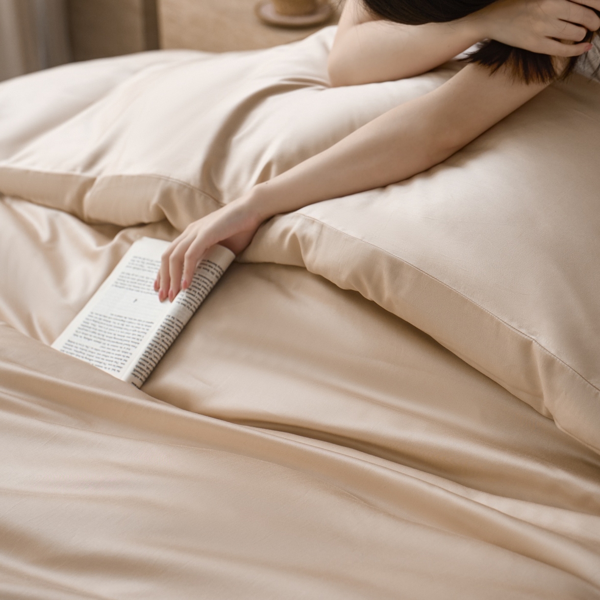 91家纺网 家纺一手货源 找家纺 （总）安莱生活 2026新款天丝棉豹影锦边边条绣花拼接款四件套 豹影锦边系列