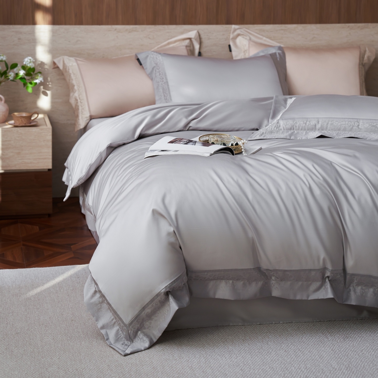 91家纺网 家纺一手货源 找家纺 安莱生活 2026新款天丝棉豹影锦边边条绣花拼接款四件套 豹影锦边系列 豹影锦边-银灰