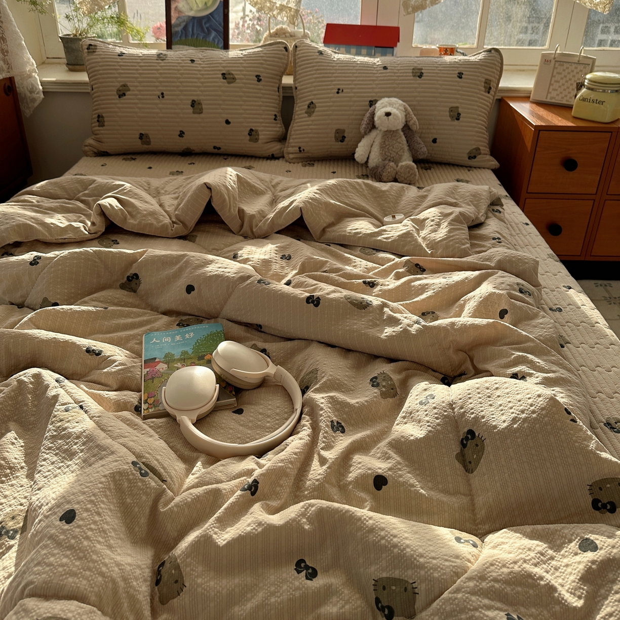 91家纺网 家纺一手货源 找家纺 初念 2026新款高品质A类泡芙纱床盖夏被四件套-青提系列（晚风渐热，温柔续夏） 青提-咖啡小猫