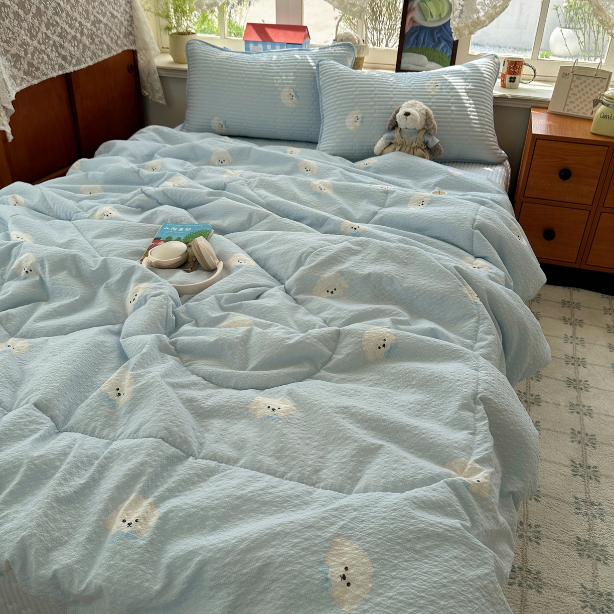 91家纺网 家纺一手货源 找家纺 初念 2026新款高品质A类泡芙纱床盖夏被四件套-青提系列（晚风渐热，温柔续夏） 青提-蓝领结狗