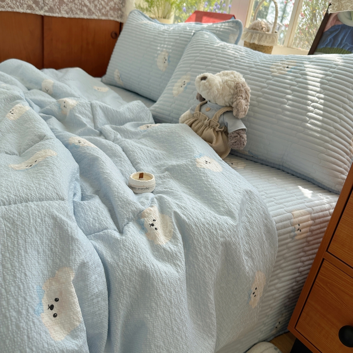 91家纺网 家纺一手货源 找家纺 初念 2026新款高品质A类泡芙纱床盖夏被四件套-青提系列（晚风渐热，温柔续夏） 青提-蓝领结狗