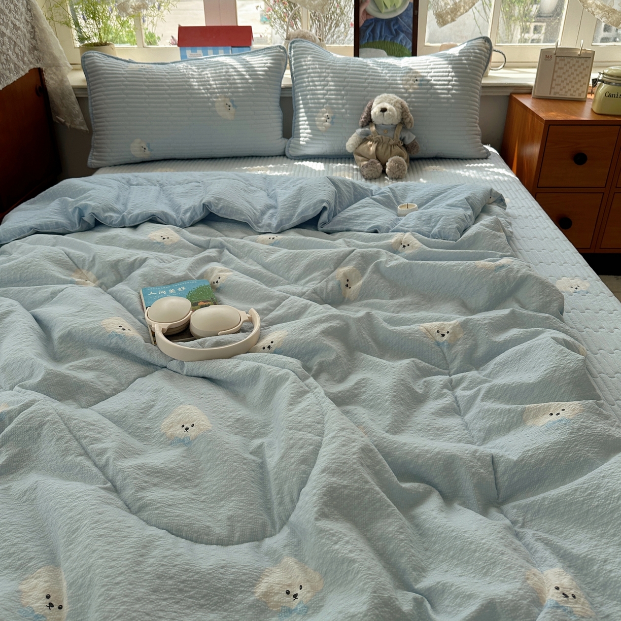 91家纺网 家纺一手货源 找家纺 初念 2026新款高品质A类泡芙纱床盖夏被四件套-青提系列（晚风渐热，温柔续夏） 青提-蓝领结狗