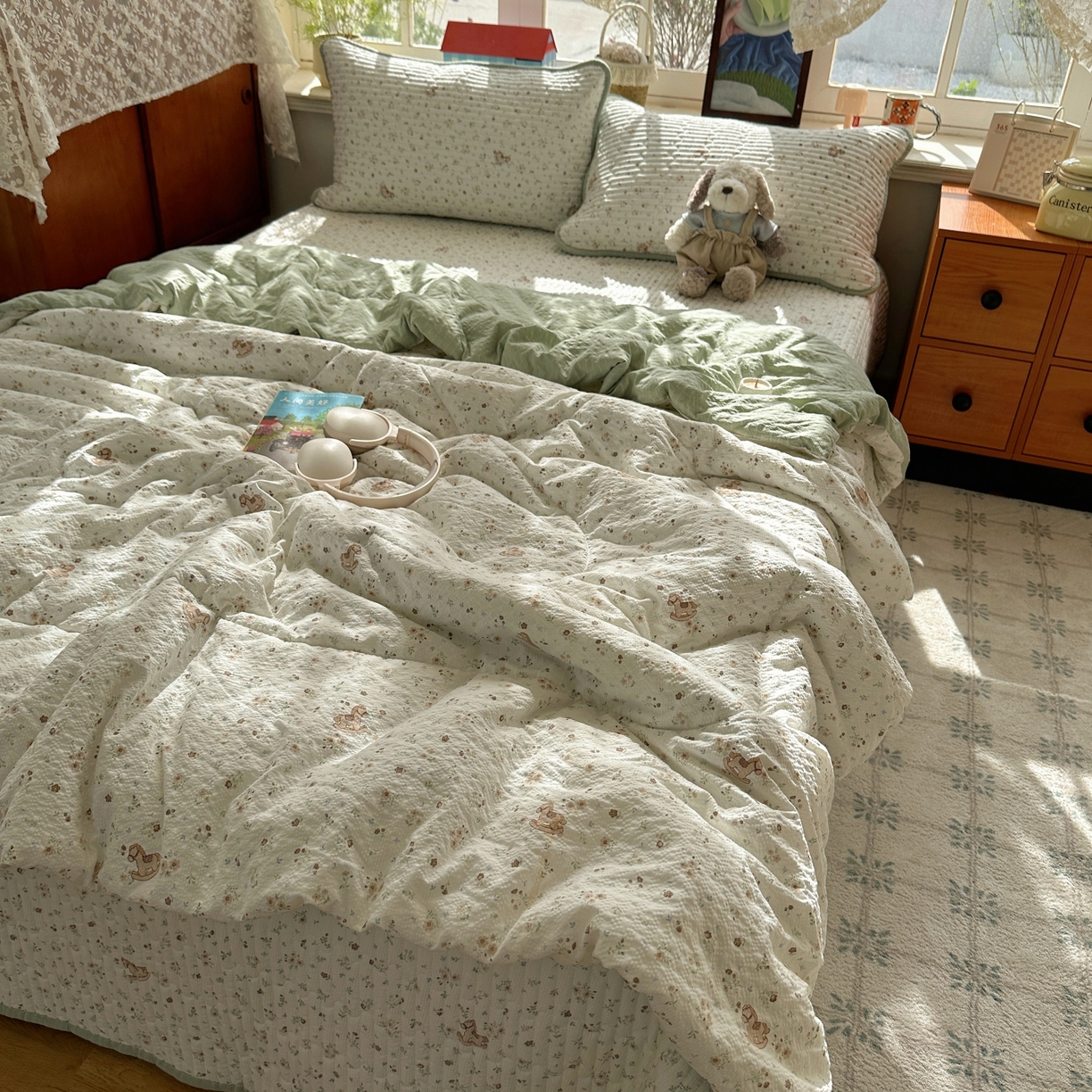 91家纺网 家纺一手货源 找家纺 初念 2026新款高品质A类泡芙纱床盖夏被四件套-青提系列（晚风渐热，温柔续夏） 青提-木马小花团