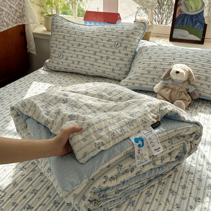 初念 2026新款高品质A类泡芙纱床盖夏被四件套-青提系列（晚风渐热，温柔续夏） 青提-浅蓝花织