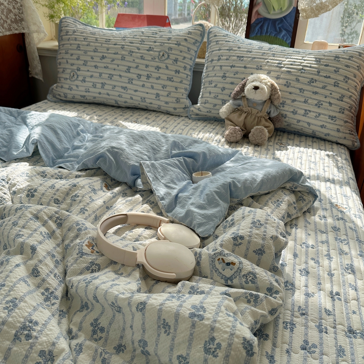 91家纺网 家纺一手货源 找家纺 初念 2026新款高品质A类泡芙纱床盖夏被四件套-青提系列（晚风渐热，温柔续夏） 青提-浅蓝花织