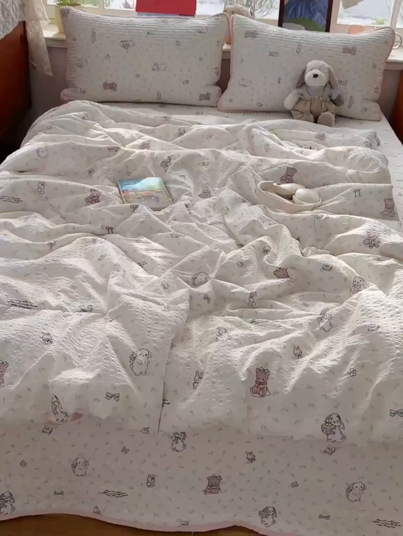 91家纺网 家纺一手货源 找家纺 初念 2026新款高品质A类泡芙纱床盖夏被四件套-青提系列（晚风渐热，温柔续夏） 青提-悦悦小兔