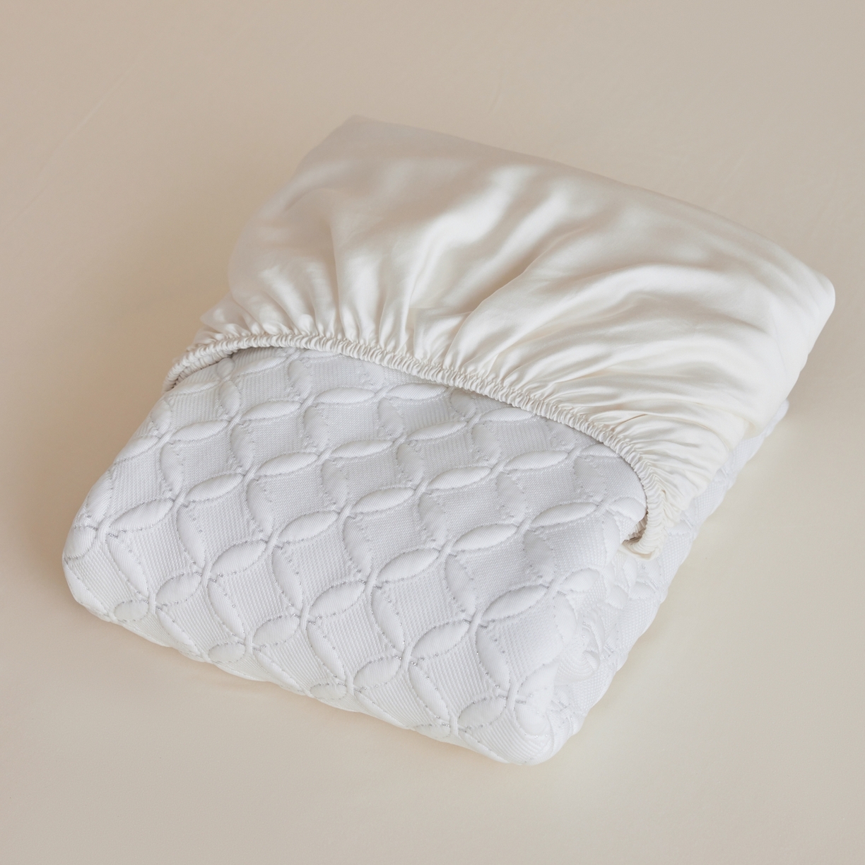 91家纺网 家纺一手货源 找家纺 （总）安莱生活 2026新款A类“冰糕”高分子PE550D床笠款（含银丝款）三件套凉席-第一批