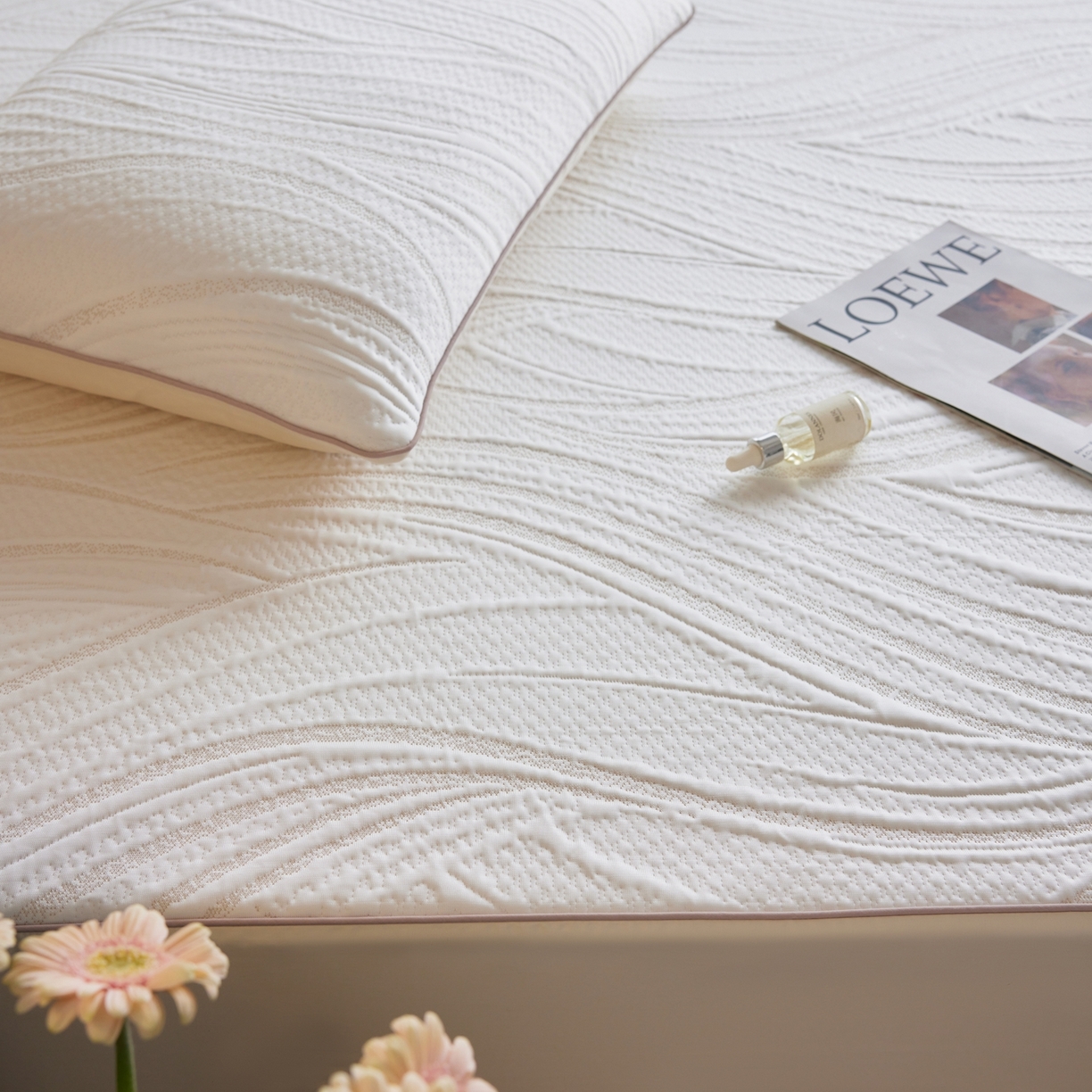 91家纺网 家纺一手货源 找家纺 安莱生活 2026新款A类“冰糕”高分子PE550D床笠款（含银丝款）三件套凉席-第一批 缦纱