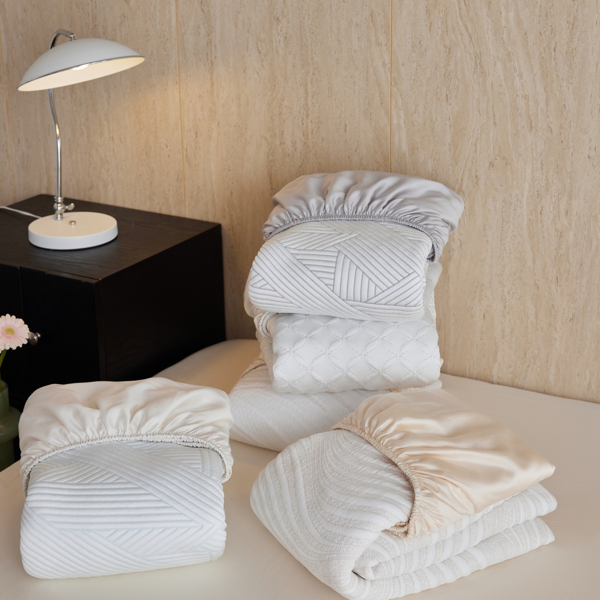 91家纺网 家纺一手货源 找家纺 安莱生活 2026新款A类“冰糕”高分子PE550D床笠款（含银丝款）三件套凉席-第一批 组合图仅供展示不可下单