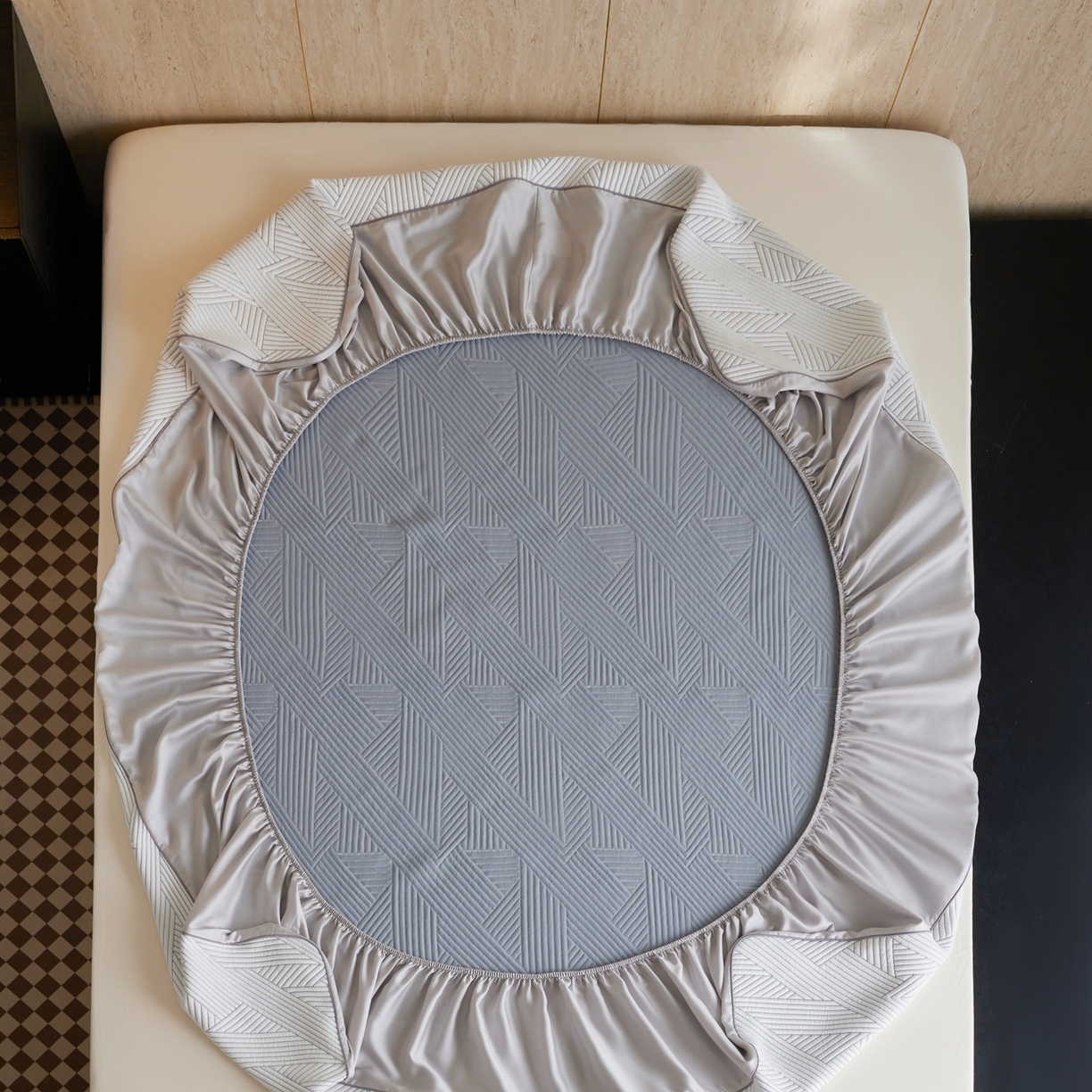 91家纺网 家纺一手货源 找家纺 安莱生活 2026新款A类“冰糕”高分子PE550D床笠款（含银丝款）三件套凉席-第一批 斜屿-灰