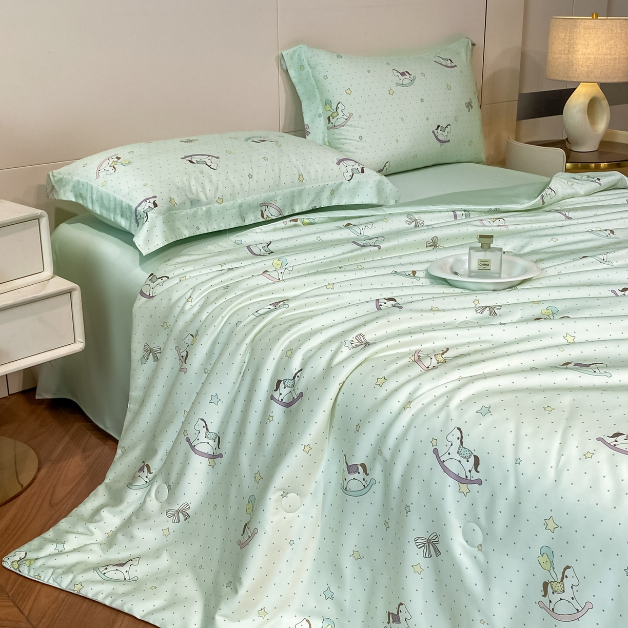 91家纺网 家纺一手货源 找家纺 （总）新方向 2025新款 专版花型 A类PE提花凉席-蕙质兰心