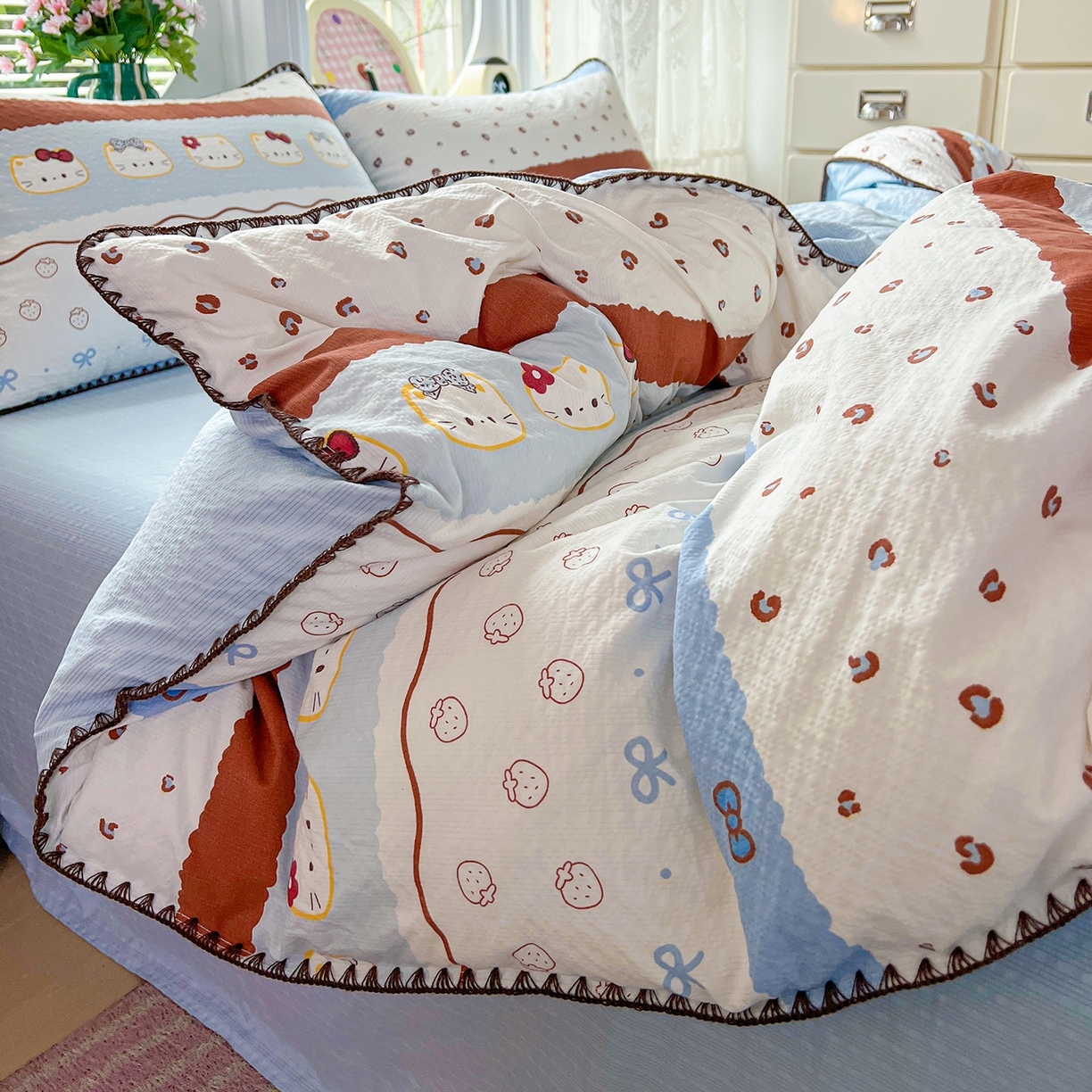 91家纺网 家纺一手货源 找家纺 恒尚居 2026新款泡芙纱四件套贝壳绣边床盖套件单被套床单床笠 【波点奶芙】贝壳边