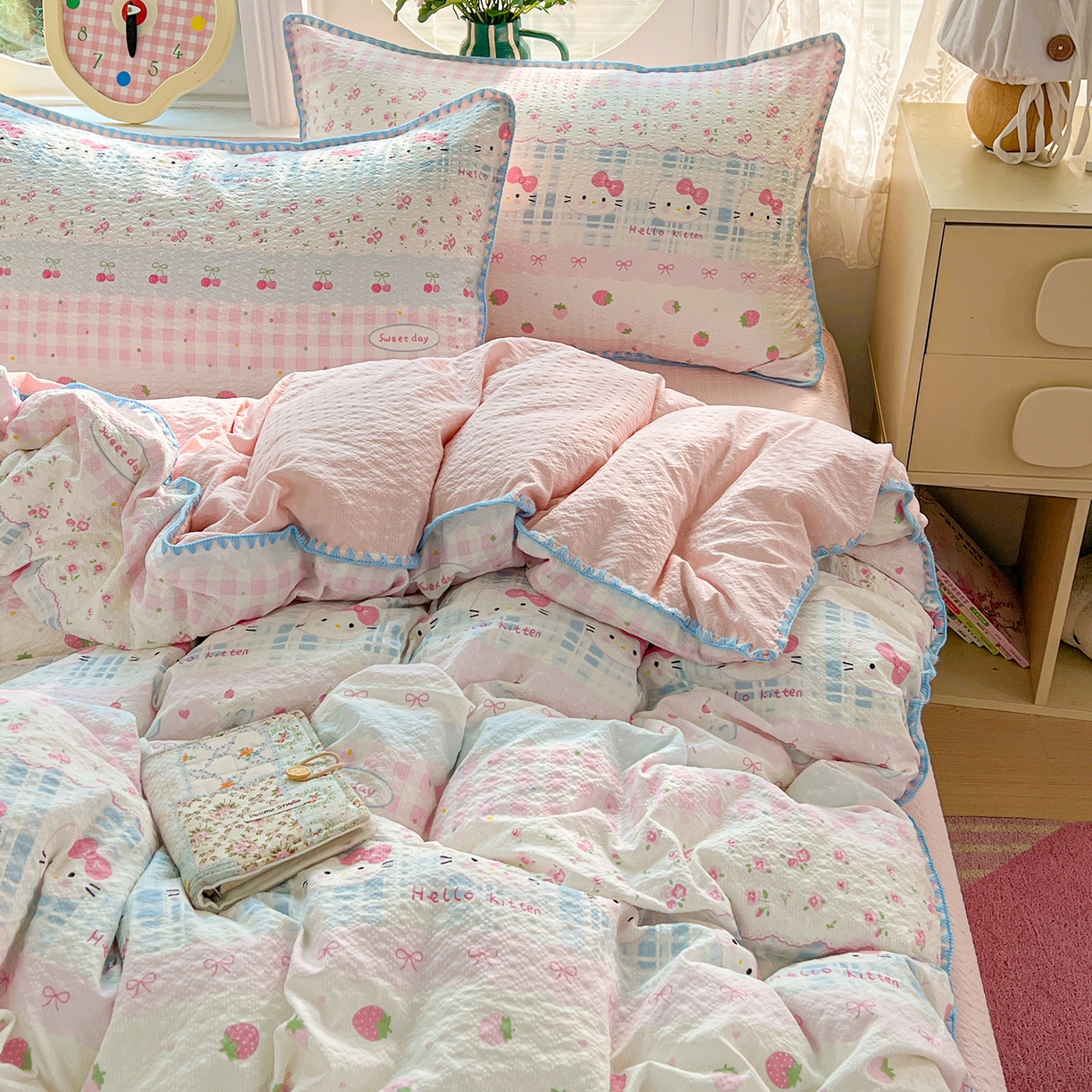 91家纺网 家纺一手货源 找家纺 恒尚居 2026新款泡芙纱四件套贝壳绣边床盖套件单被套床单床笠 【草莓KT】贝壳边