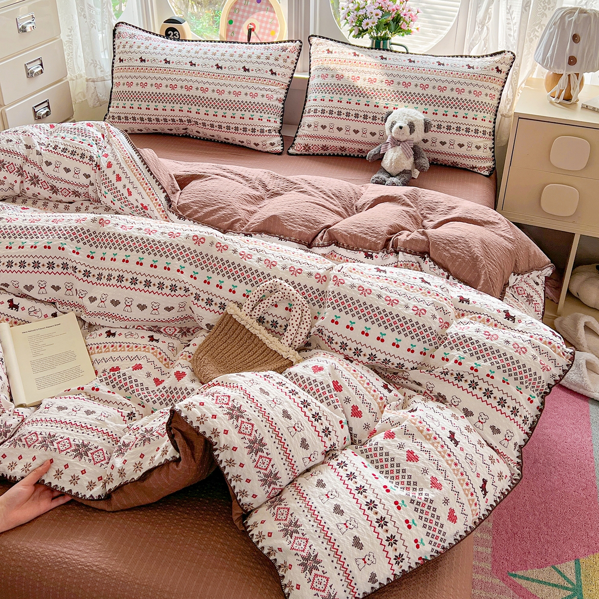 91家纺网 家纺一手货源 找家纺 恒尚居 2026新款泡芙纱四件套贝壳绣边床盖套件单被套床单床笠 【费尔岛小狗】贝壳边