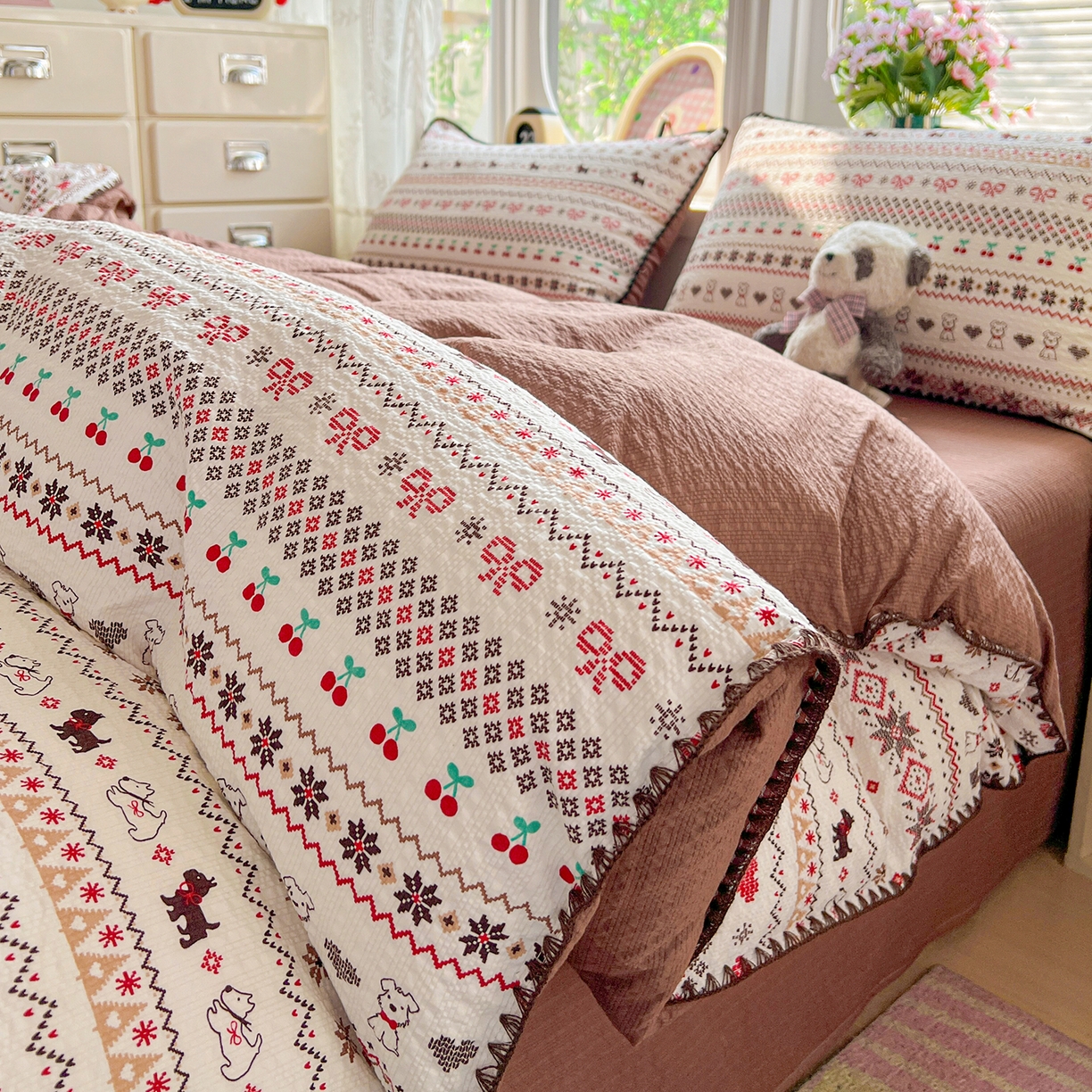 91家纺网 家纺一手货源 找家纺 恒尚居 2026新款泡芙纱四件套贝壳绣边床盖套件单被套床单床笠 【费尔岛小狗】贝壳边