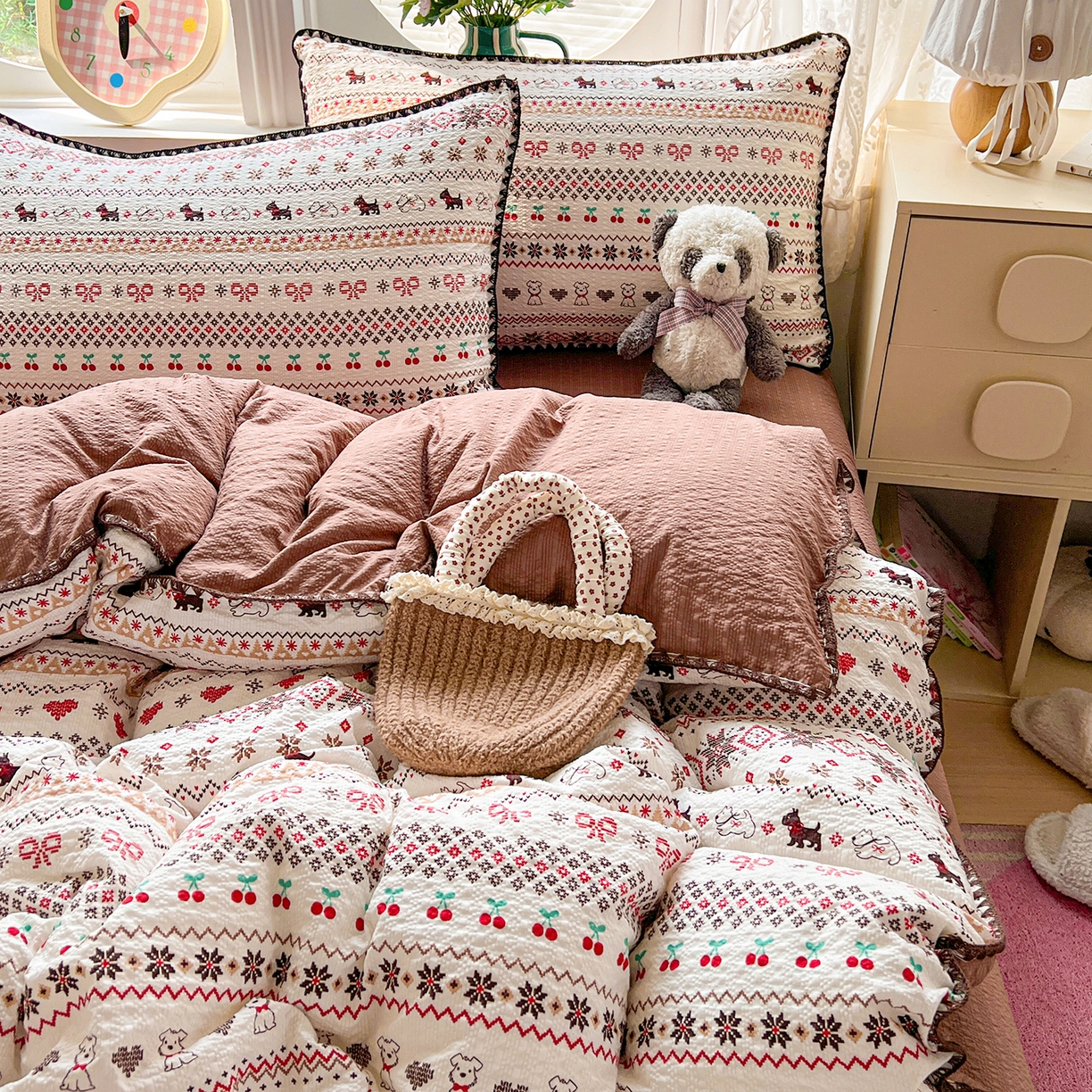 91家纺网 家纺一手货源 找家纺 恒尚居 2026新款泡芙纱四件套贝壳绣边床盖套件单被套床单床笠 【费尔岛小狗】贝壳边