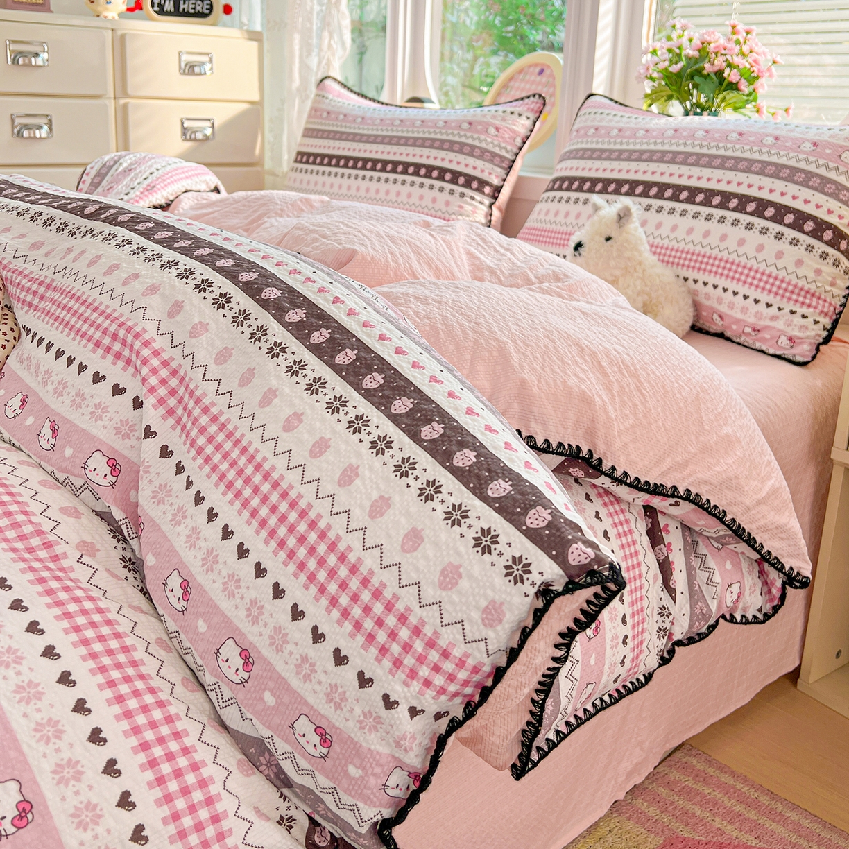 91家纺网 家纺一手货源 找家纺 恒尚居 2026新款泡芙纱四件套贝壳绣边床盖套件单被套床单床笠 【粉糖泡泡猫】贝壳边