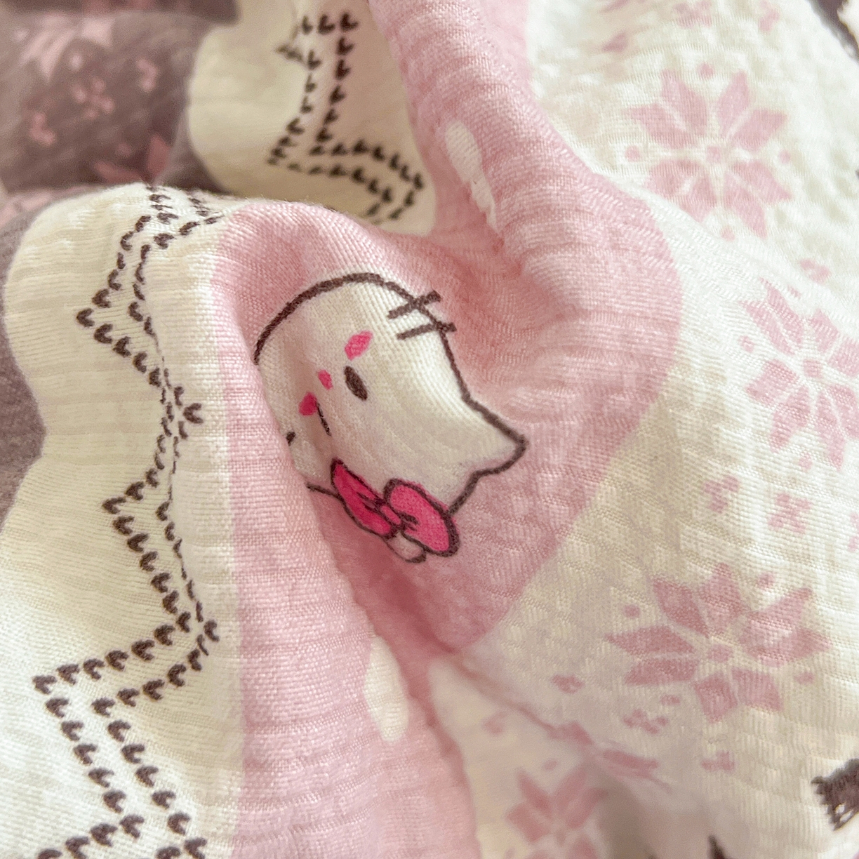 91家纺网 家纺一手货源 找家纺 恒尚居 2026新款泡芙纱四件套贝壳绣边床盖套件单被套床单床笠 【粉糖泡泡猫】贝壳边