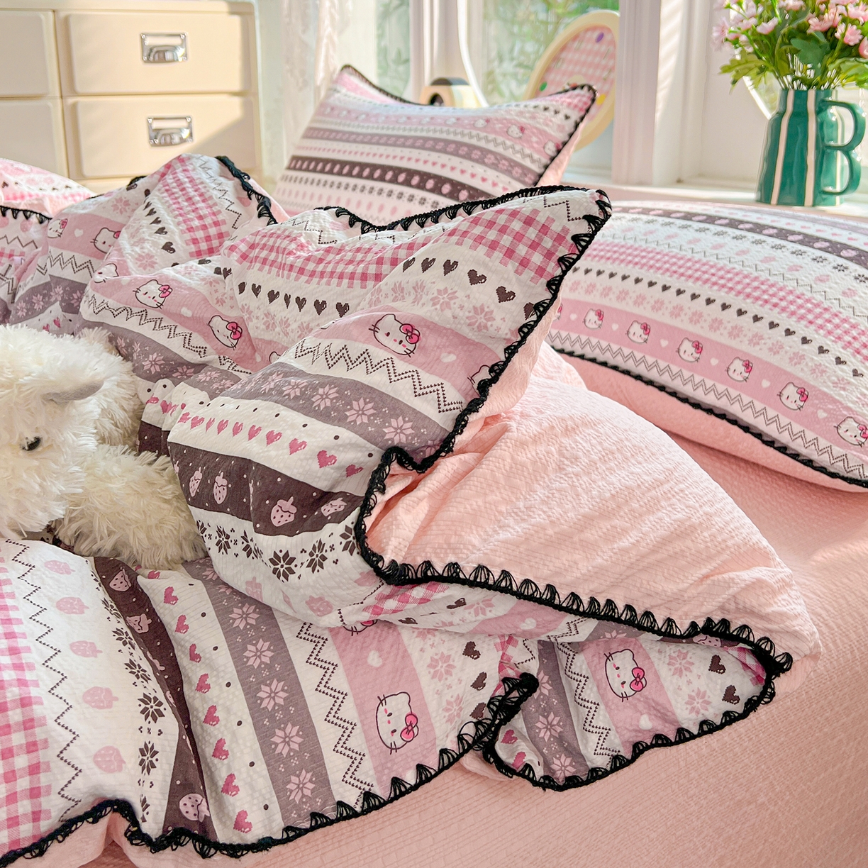 91家纺网 家纺一手货源 找家纺 恒尚居 2026新款泡芙纱四件套贝壳绣边床盖套件单被套床单床笠 【粉糖泡泡猫】贝壳边