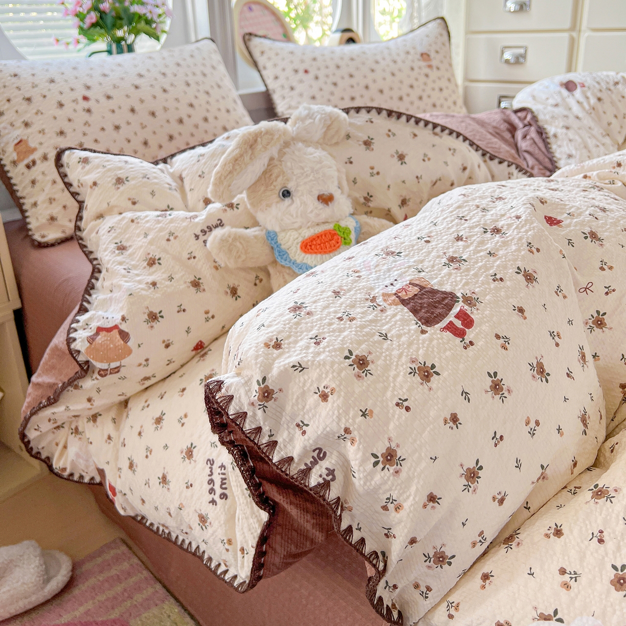 91家纺网 家纺一手货源 找家纺 恒尚居 2026新款泡芙纱四件套贝壳绣边床盖套件单被套床单床笠 【花雨小兔】贝壳边