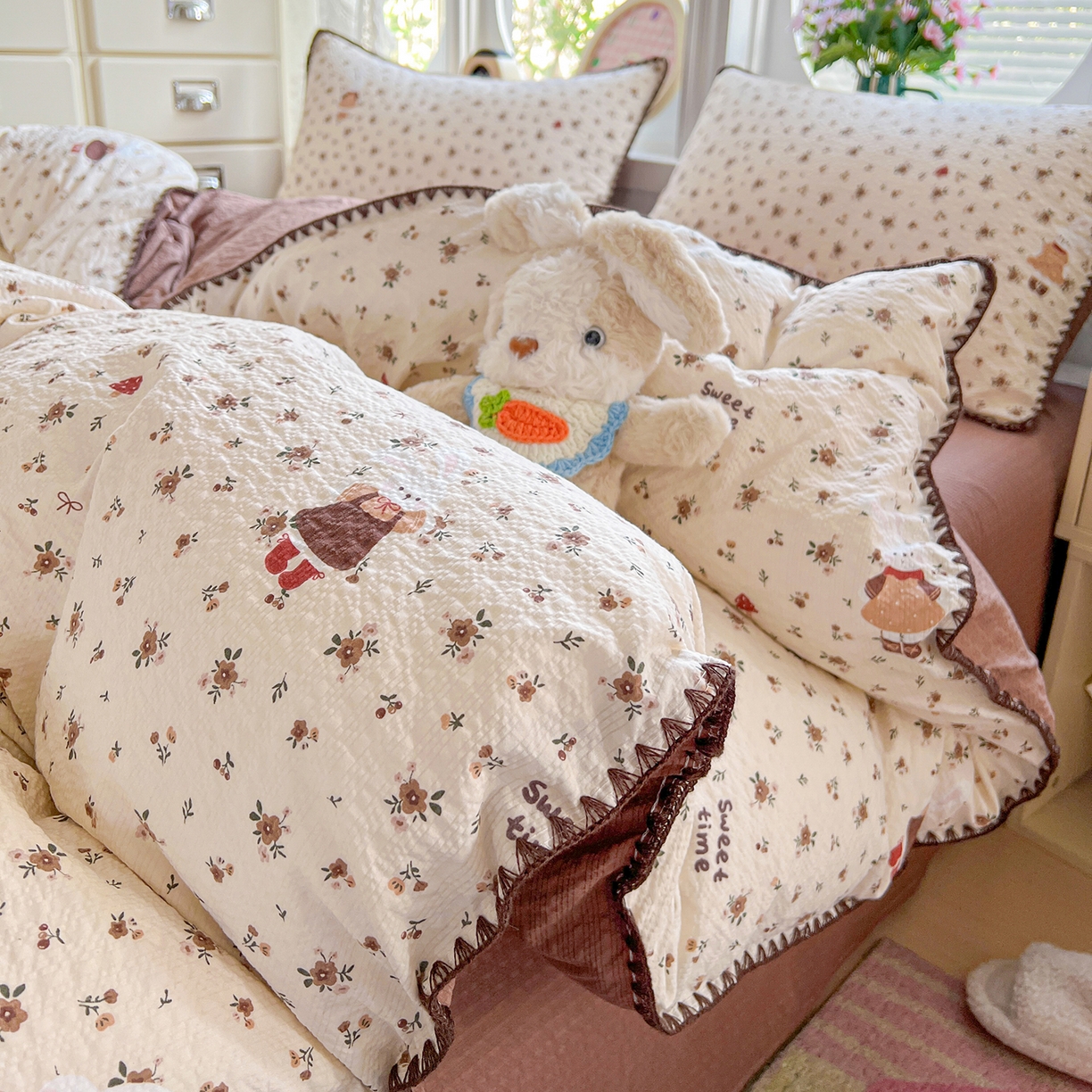 91家纺网 家纺一手货源 找家纺 恒尚居 2026新款泡芙纱四件套贝壳绣边床盖套件单被套床单床笠 【花雨小兔】贝壳边