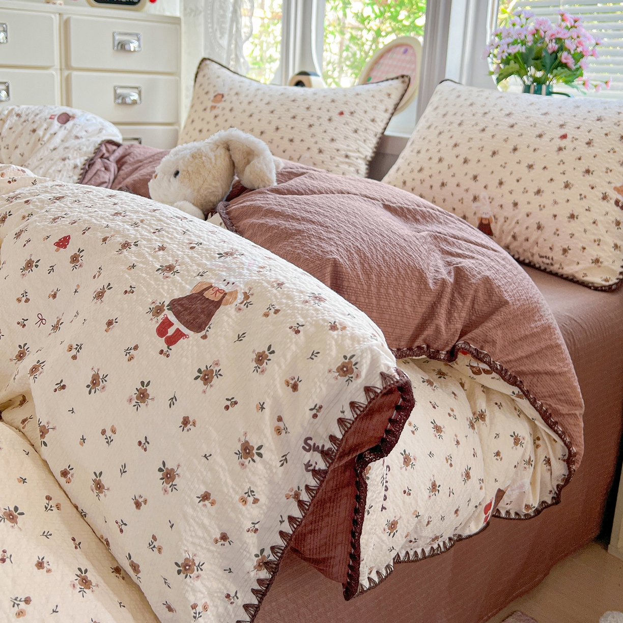 91家纺网 家纺一手货源 找家纺 恒尚居 2026新款泡芙纱四件套贝壳绣边床盖套件单被套床单床笠 【花雨小兔】贝壳边