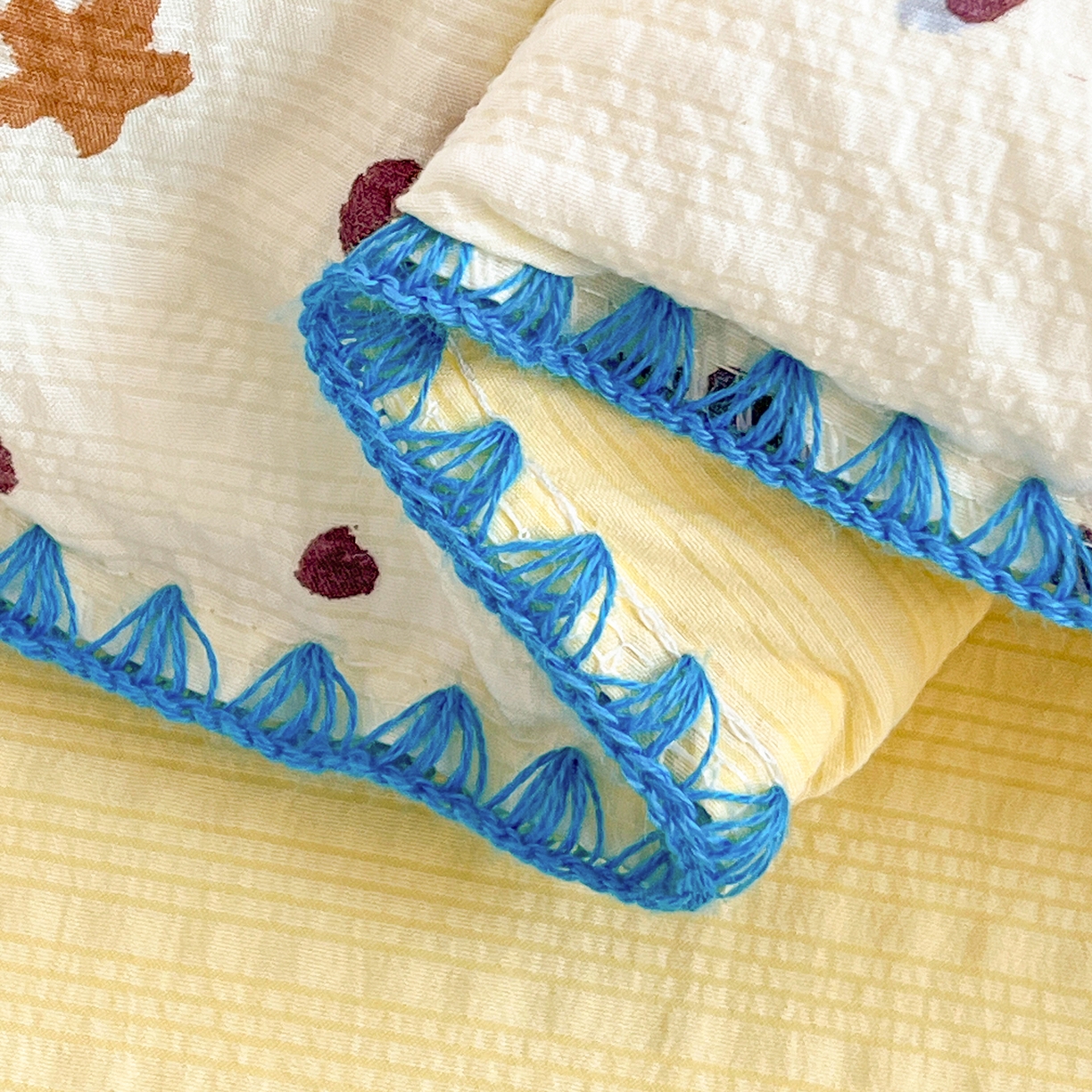 91家纺网 家纺一手货源 找家纺 恒尚居 2026新款泡芙纱四件套贝壳绣边床盖套件单被套床单床笠 【奶呼小猫】贝壳边