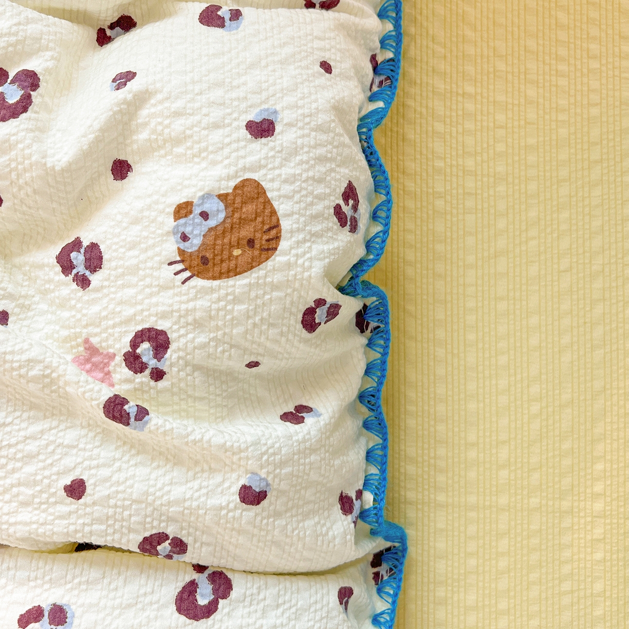 91家纺网 家纺一手货源 找家纺 恒尚居 2026新款泡芙纱四件套贝壳绣边床盖套件单被套床单床笠 【奶呼小猫】贝壳边