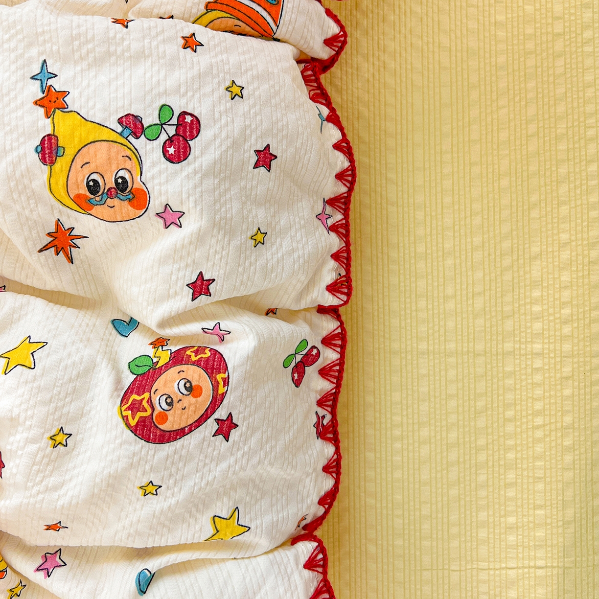 91家纺网 家纺一手货源 找家纺 恒尚居 2026新款泡芙纱四件套贝壳绣边床盖套件单被套床单床笠 【奶黄星星人】贝壳边