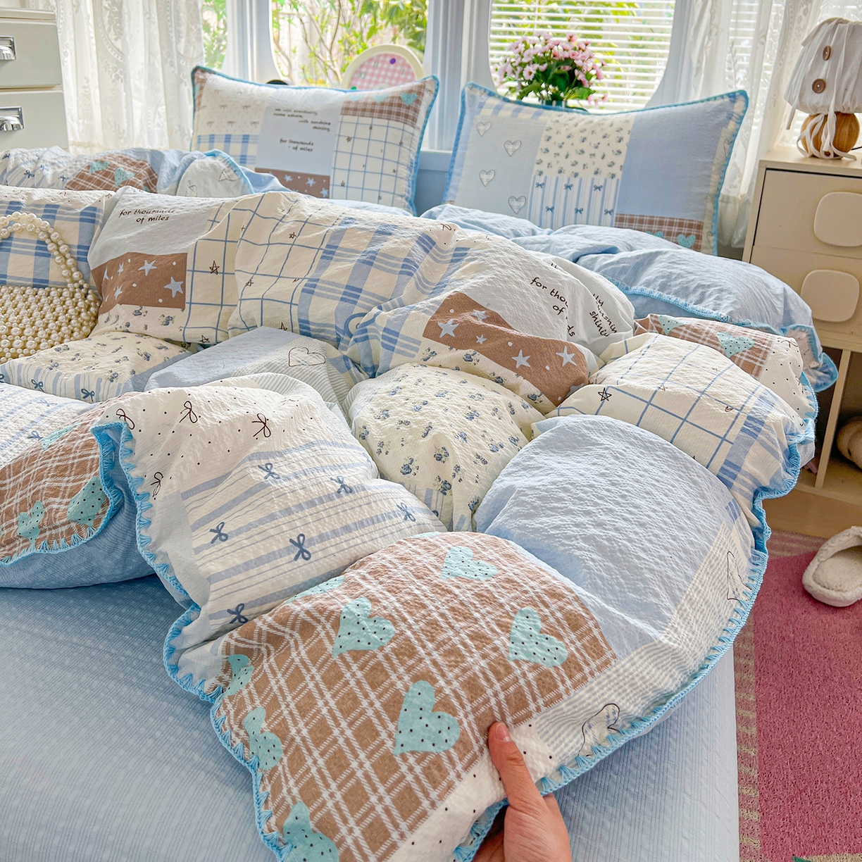 91家纺网 家纺一手货源 找家纺 恒尚居 2026新款泡芙纱四件套贝壳绣边床盖套件单被套床单床笠 【拼格奶蓝】贝壳边