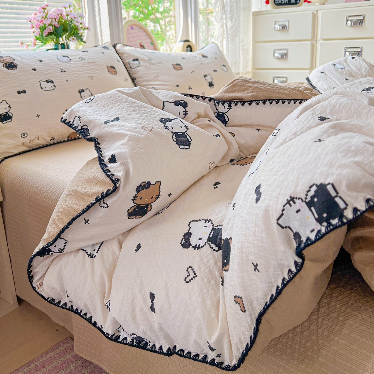 91家纺网 家纺一手货源 找家纺 恒尚居 2026新款泡芙纱四件套贝壳绣边床盖套件单被套床单床笠 【甜妹小猫】贝壳边