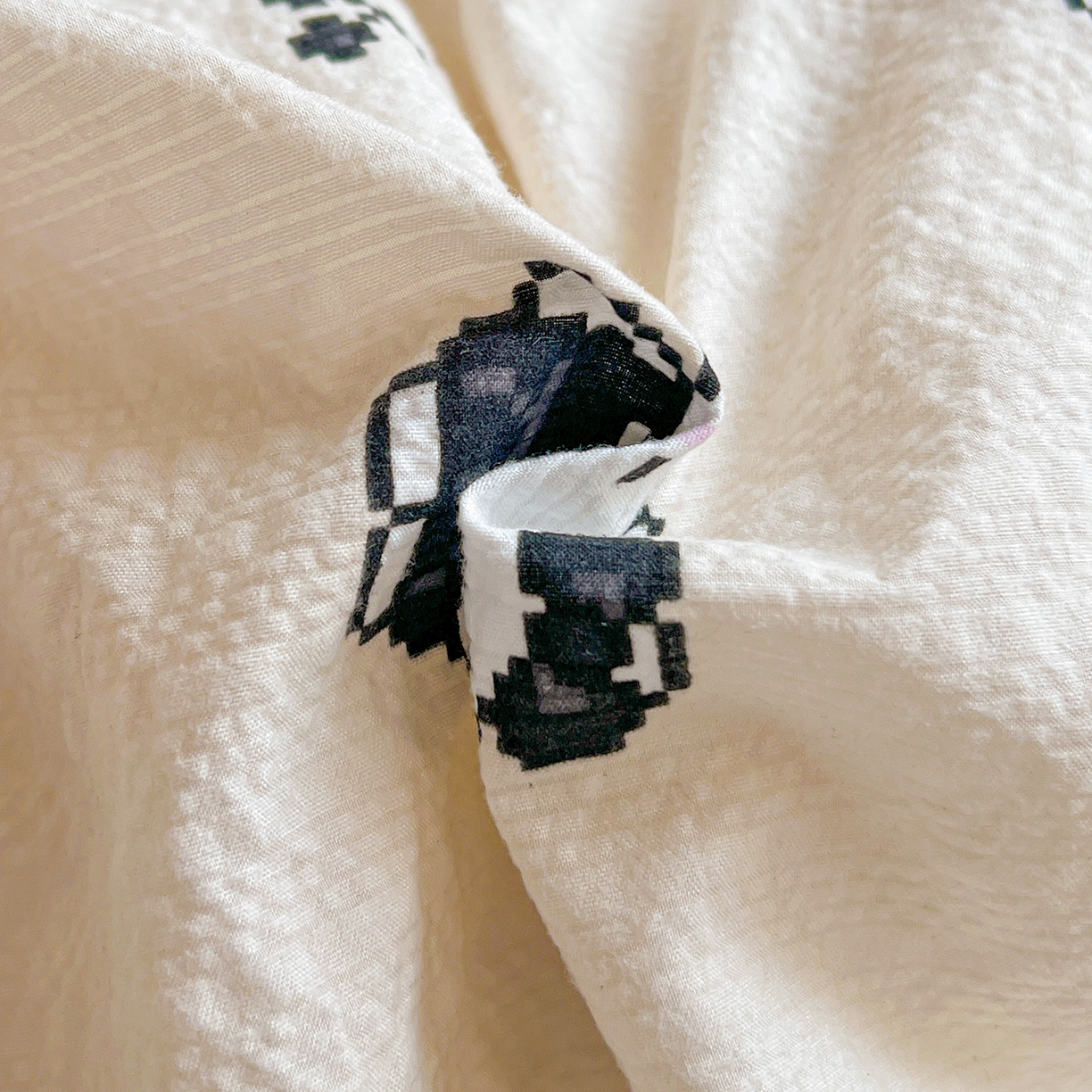 91家纺网 家纺一手货源 找家纺 恒尚居 2026新款泡芙纱四件套贝壳绣边床盖套件单被套床单床笠 【甜妹小猫】贝壳边