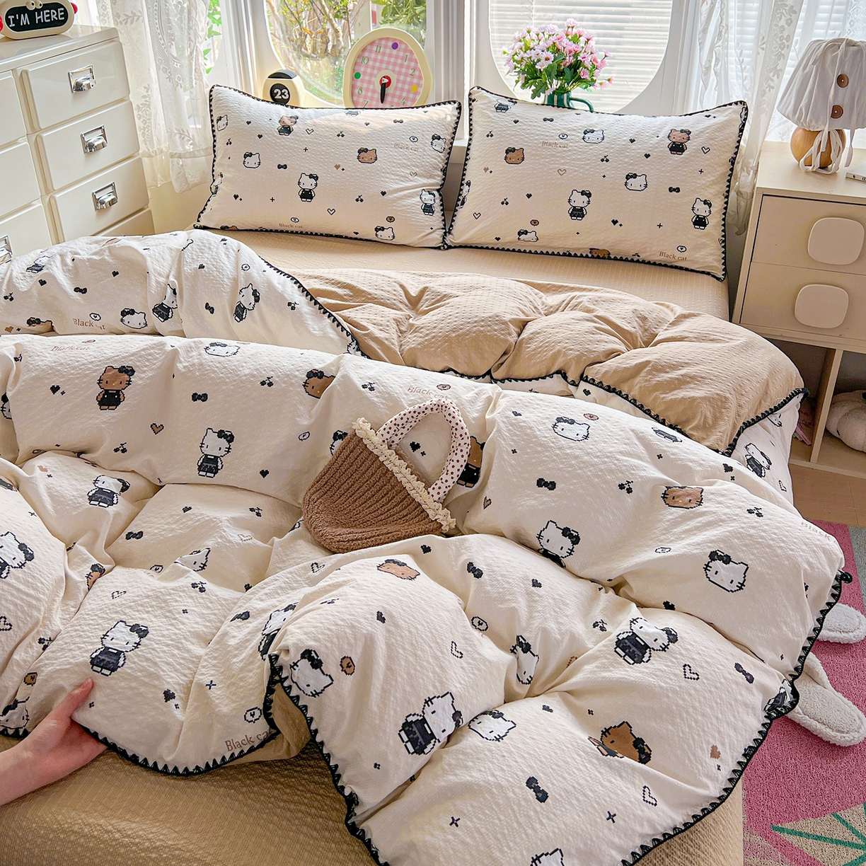 91家纺网 家纺一手货源 找家纺 恒尚居 2026新款泡芙纱四件套贝壳绣边床盖套件单被套床单床笠 【甜妹小猫】贝壳边