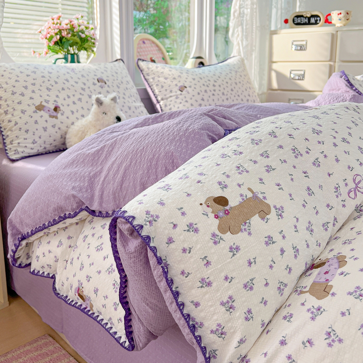 91家纺网 家纺一手货源 找家纺 恒尚居 2026新款泡芙纱四件套贝壳绣边床盖套件单被套床单床笠 【紫调小狗】贝壳边