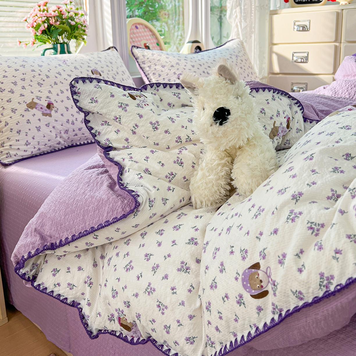 91家纺网 家纺一手货源 找家纺 恒尚居 2026新款泡芙纱四件套贝壳绣边床盖套件单被套床单床笠 【紫调小狗】贝壳边