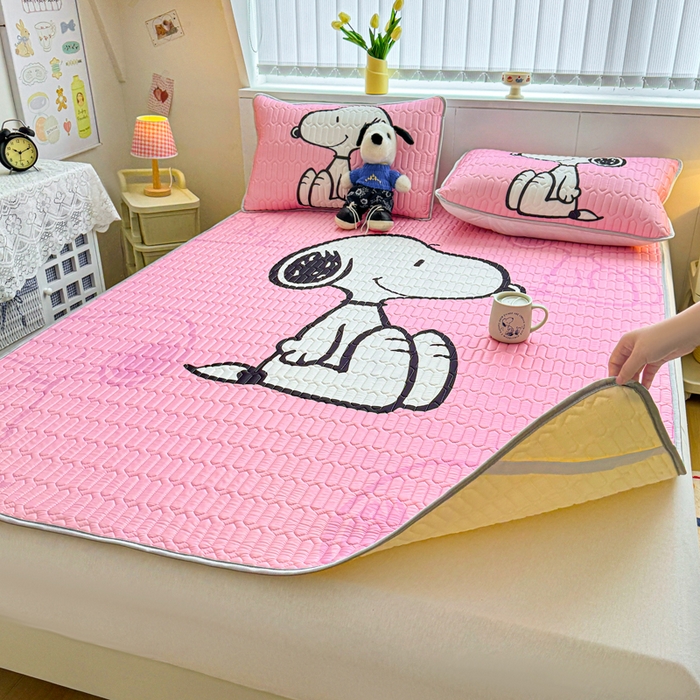 91家纺网 家纺一手货源 找家纺 梓之赫 2026新款史努比凉感丝乳胶凉席席子夏被夏凉被空调被 史努比樱花粉