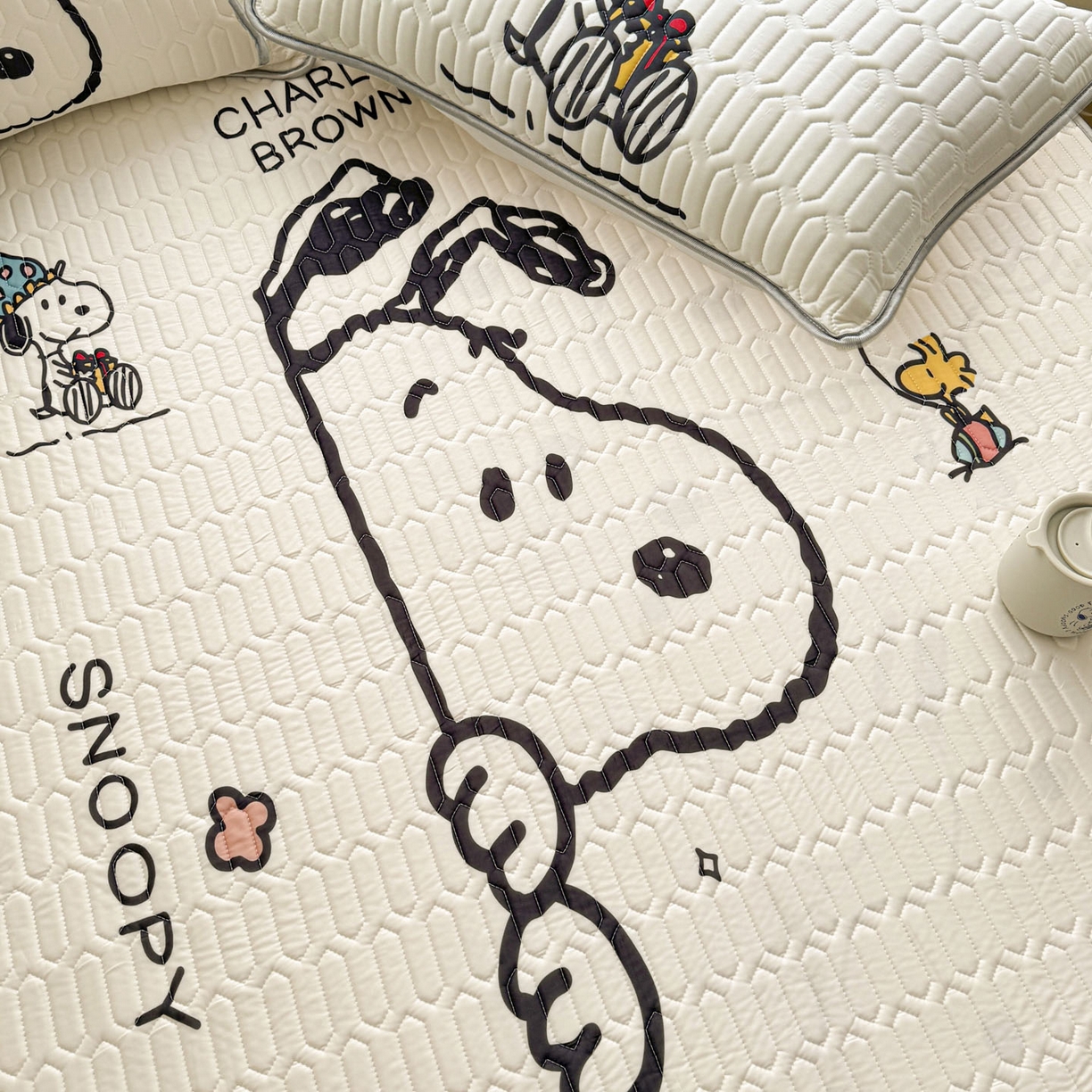 91家纺网 家纺一手货源 找家纺 梓之赫 2026新款史努比凉感丝乳胶凉席席子夏被夏凉被空调被 史努比快乐世界