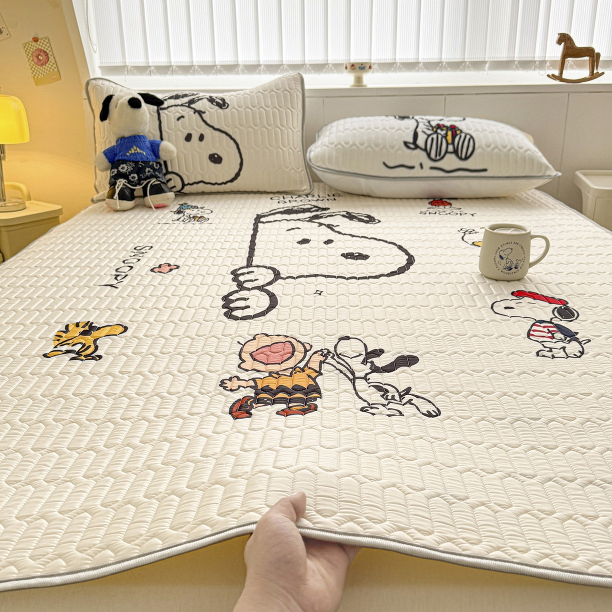 91家纺网 家纺一手货源 找家纺 梓之赫 2026新款史努比凉感丝乳胶凉席席子夏被夏凉被空调被 史努比快乐世界