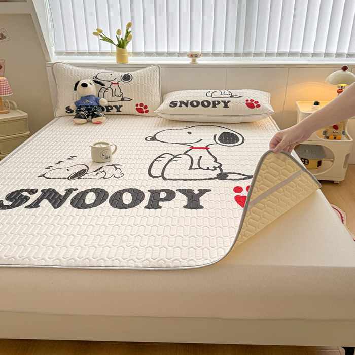 91家纺网 家纺一手货源 找家纺 梓之赫 2026新款史努比凉感丝乳胶凉席席子夏被夏凉被空调被 史努比宝宝