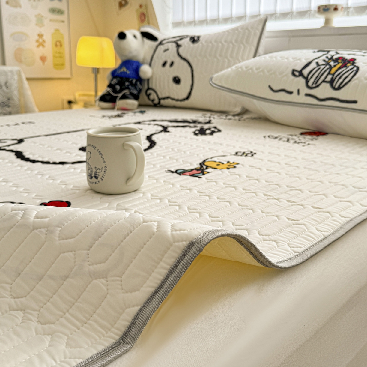 91家纺网 家纺一手货源 找家纺 梓之赫 2026新款史努比凉感丝乳胶凉席席子夏被夏凉被空调被 史努比快乐世界