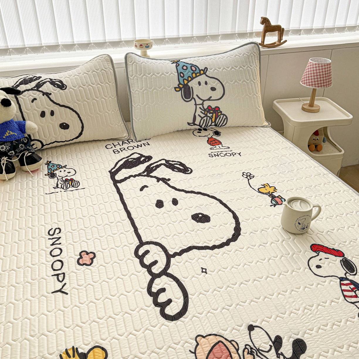 91家纺网 家纺一手货源 找家纺 梓之赫 2026新款史努比凉感丝乳胶凉席席子夏被夏凉被空调被 史努比快乐世界