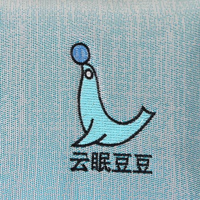 91家纺网 家纺一手货源 找家纺 澜鸟枕业 2026新款冰丝动物海豚刺绣荞麦枕枕头枕芯 冰丝云眠豆豆蓝绿色