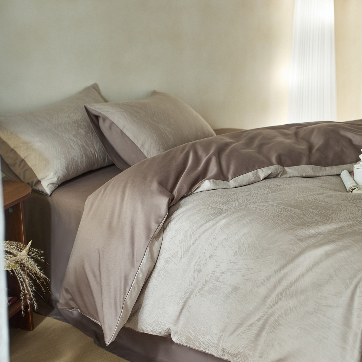 91家纺网 家纺一手货源 找家纺 亿梵家居 2026新款100支长绒棉纯棉厚织大提花四件套 西西里-奶茶