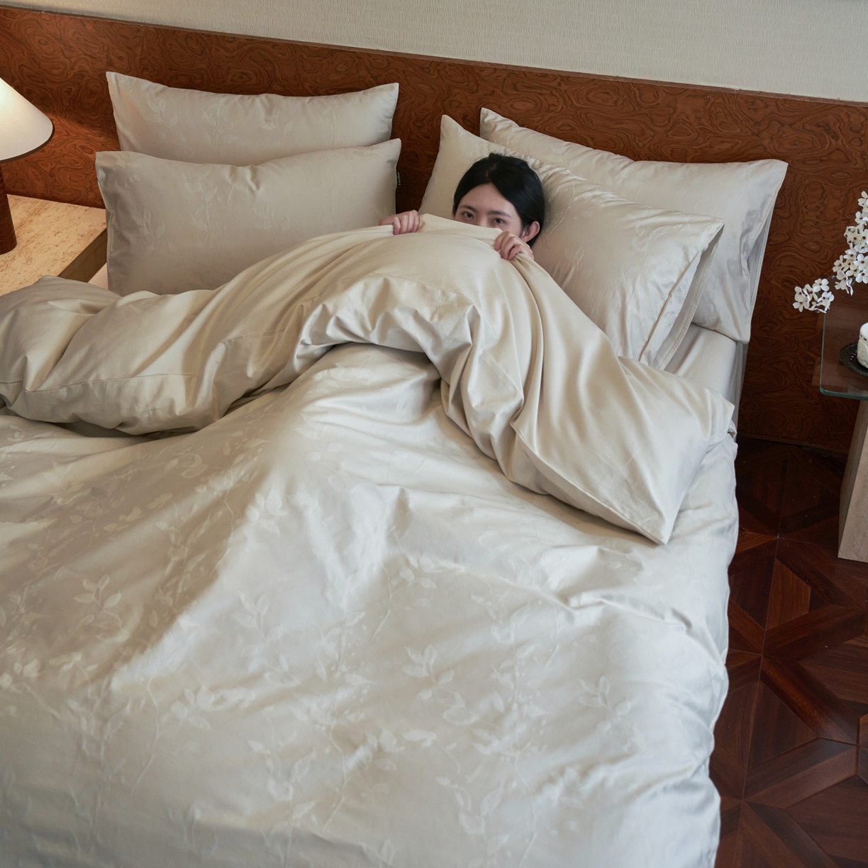 91家纺网 家纺一手货源 找家纺 亿梵家居 2026新款100支长绒棉纯棉厚织大提花四件套 安缦春也-浅杏